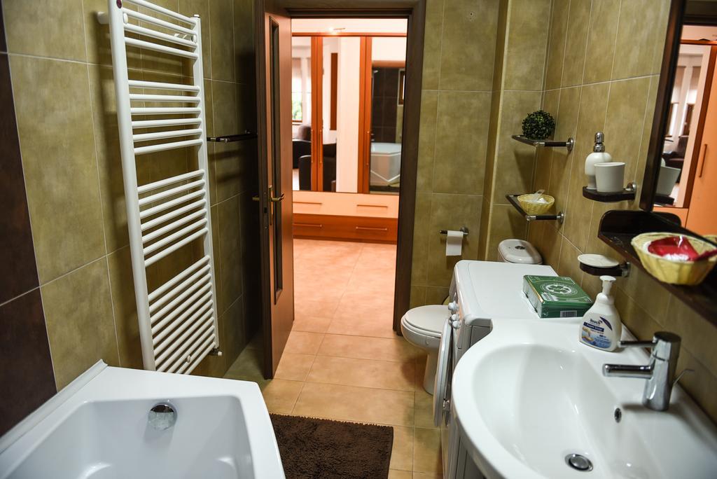 Modern Apartment Near City Center Клуж-Напока Экстерьер фото